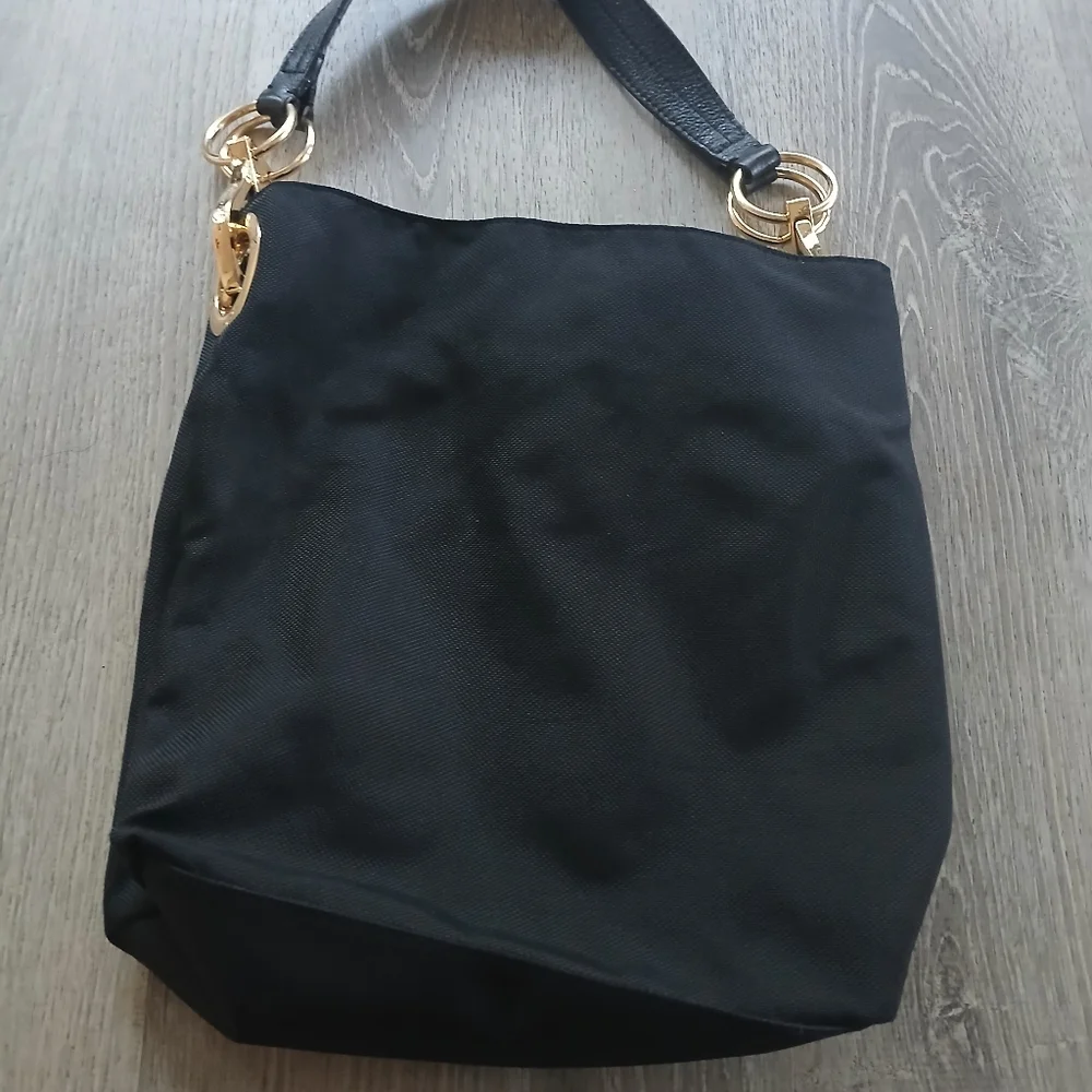 Jpk 75 Elegant Black Women's Bag